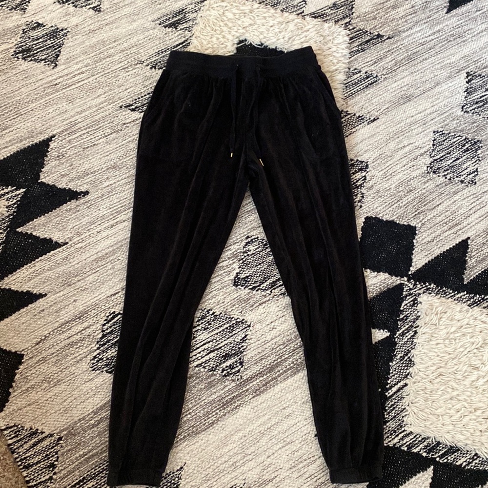 Black sweatpants